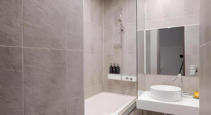 Hotel Cs Premier 3*