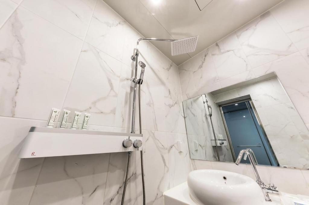 Hotel Cs Premier 3*