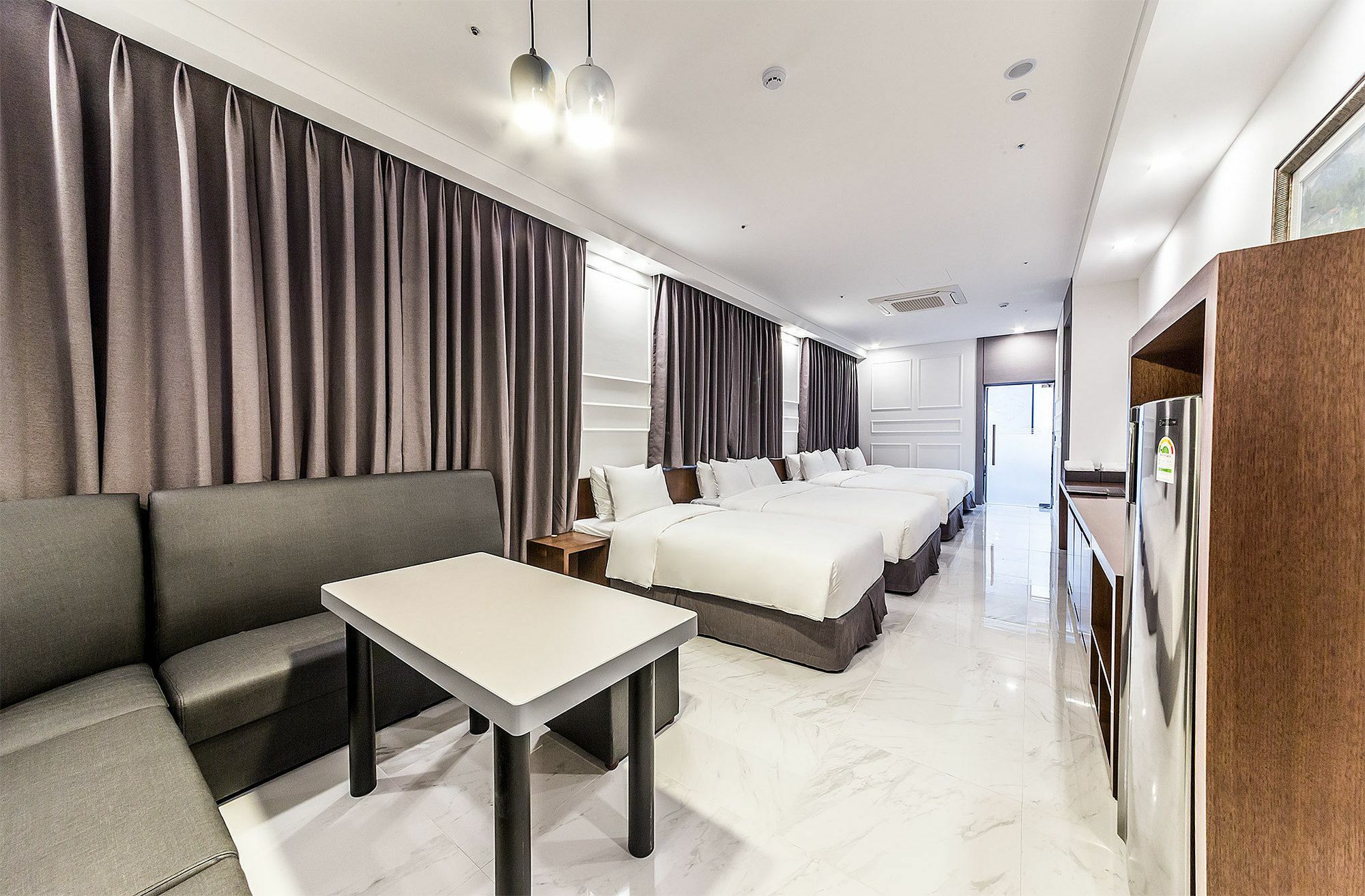 Hotel Cs Premier 3*